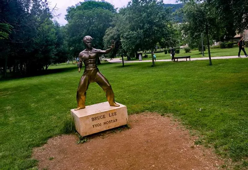 brucelee-spomenik-park