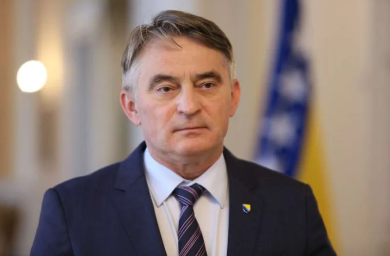 komsic 3