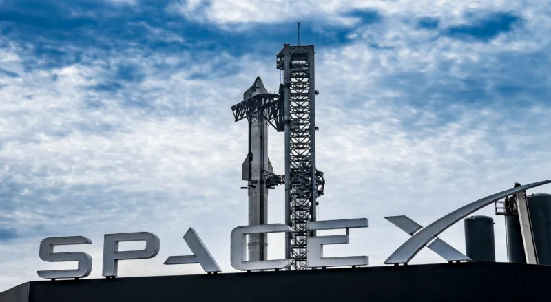 spacex raketa