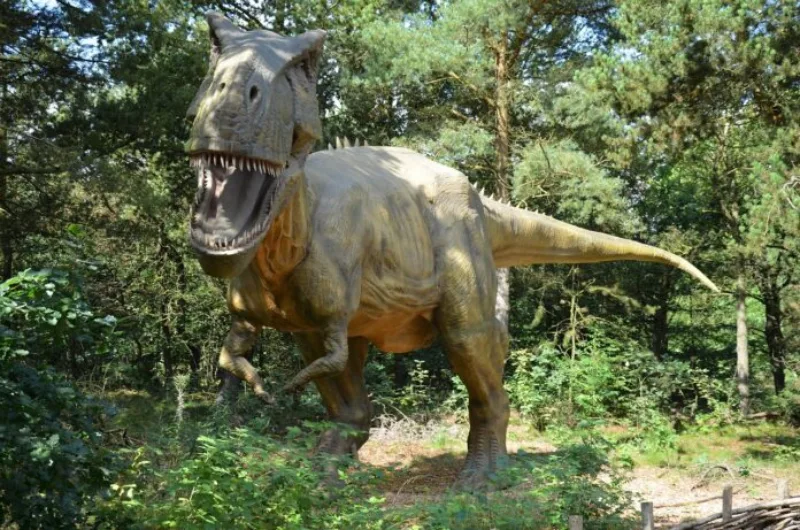dinosaur-4475291_1280-696x461