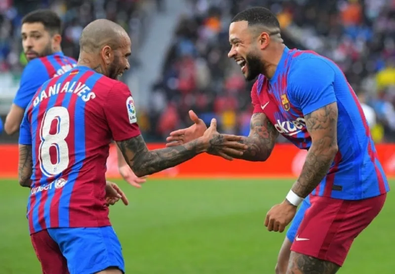 memphis depay i dani alves