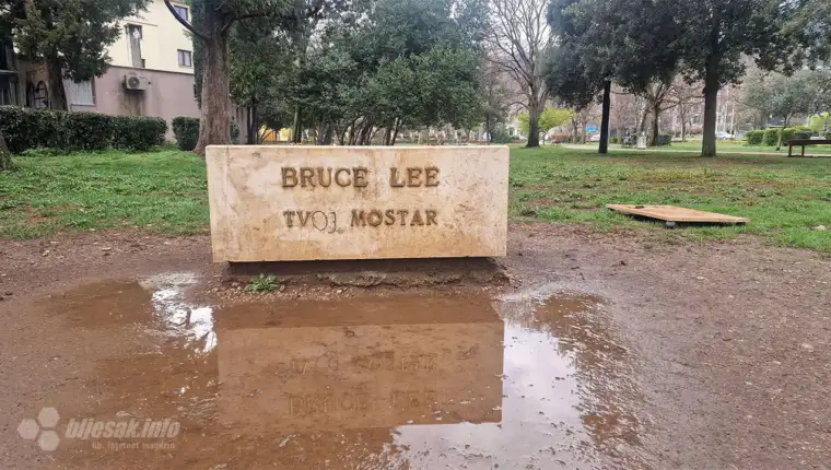 bruce-lee-nestanak.park.2