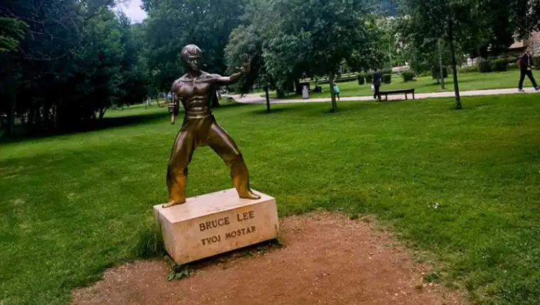 brucelee-spomenik-park