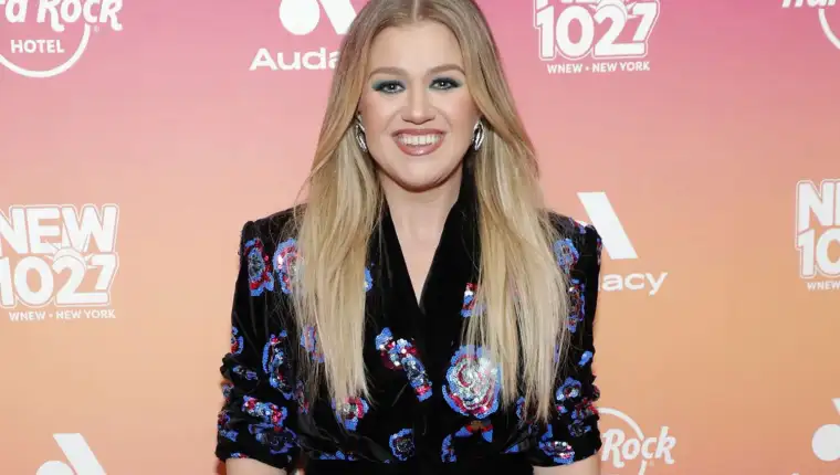 kelly-clarkson-newark-101423-ad936cedf30c4b1d8b040bb60d117d09