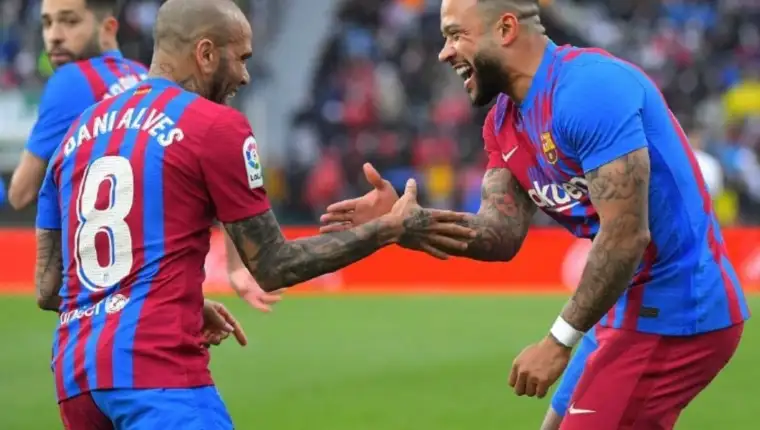 memphis depay i dani alves