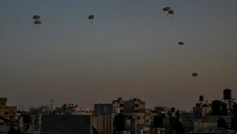 gaza-humanitarna-pomoc-iz-zraka-aa-4