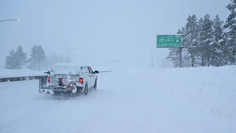 SAD: Californiju i Nevadu zahvatila žestoka mećava (1)