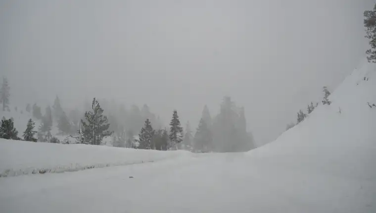 SAD: Californiju i Nevadu zahvatila žestoka mećava (1)