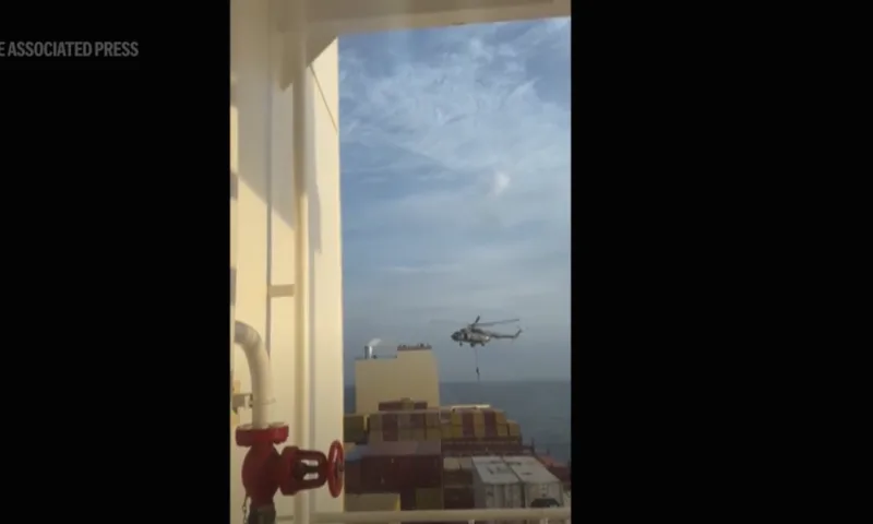 iran brod helikopter