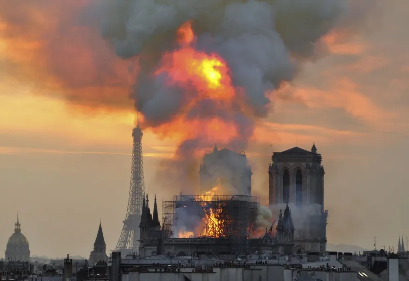 aptopix_france_notre_dame_fire_87705-jpg-8a639-2560x1759