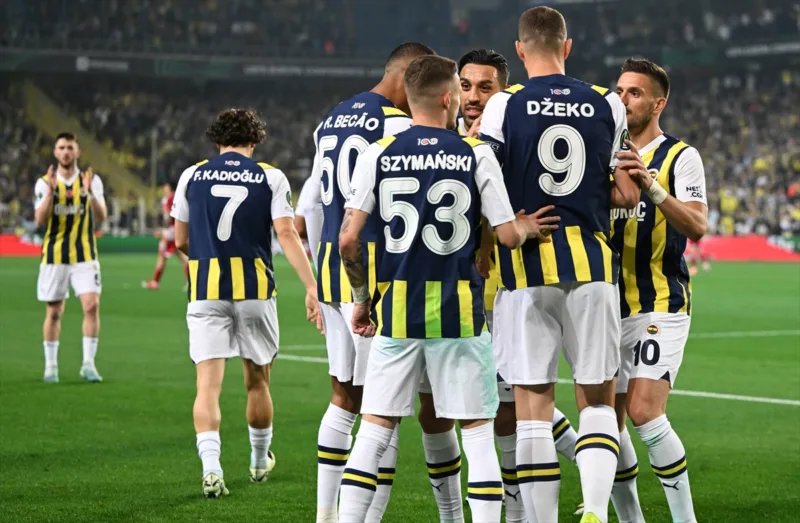 AA-20240418-34306297-34306293-UEFA_EUROPSKA_KONFERENCIJSKA_LIGA_FENERBAHCE_OLYMPIAKOS