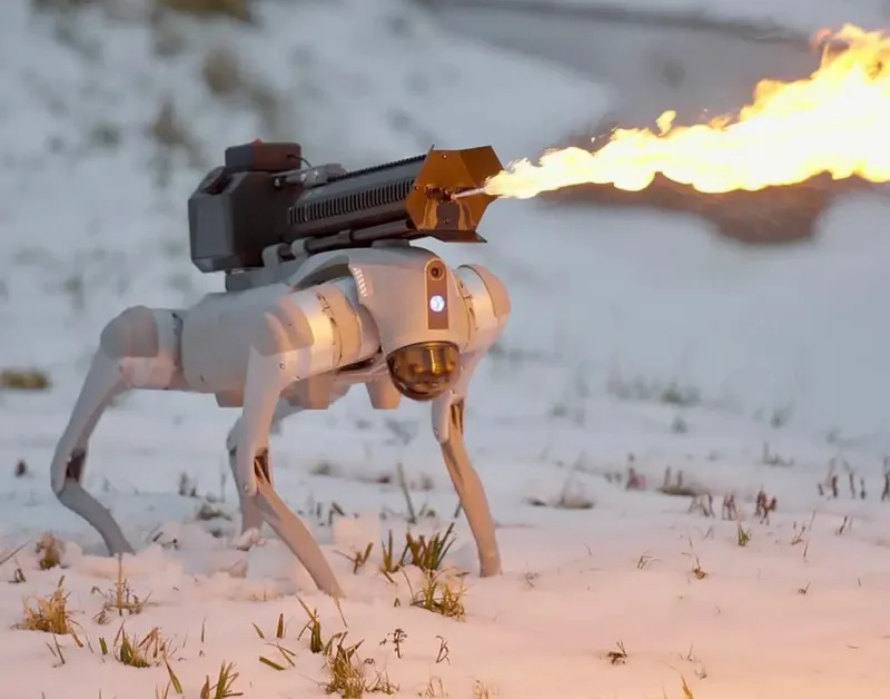 thermonator-roboticki-pas-s-ugradjenim-bacacem-plamena-moze-biti-vas-za-manje_-pPNL8