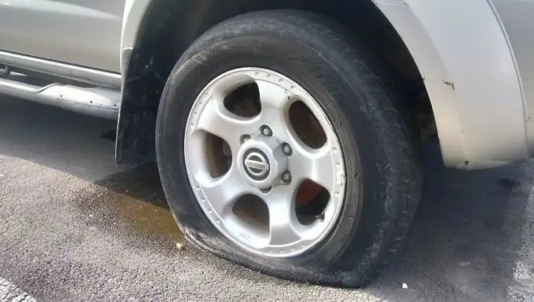puknuta guma na autu