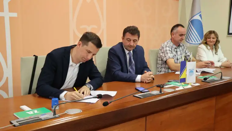 Potpisan ugovor vrijedan 500 tisuća KM za uređenje parkinga u Mostaru