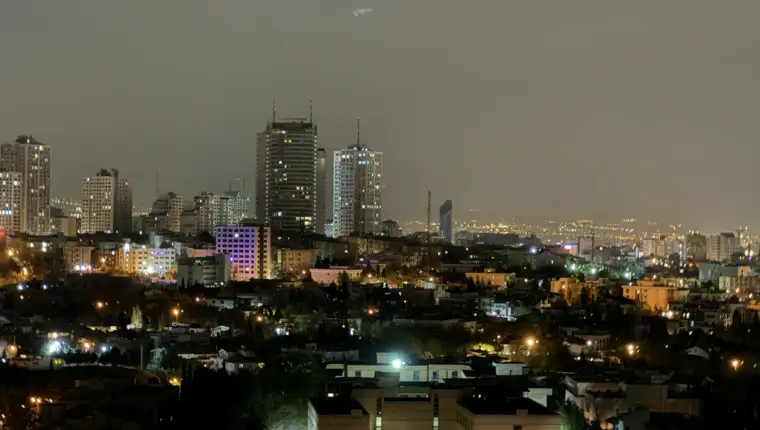 AA-20240413-34262781-34262780-IRAN_PRAZNE_ULICE_TEHERANA