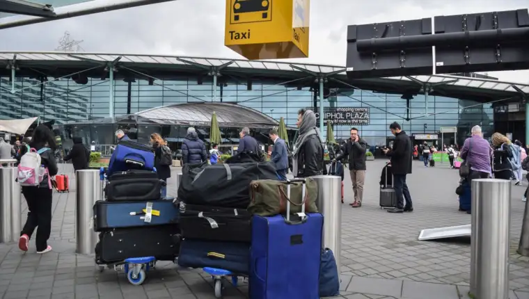 AA-AMSTERDAM_OTKAZANI_LETOVI_NA_AERODROMU_SCHIPHOL-13