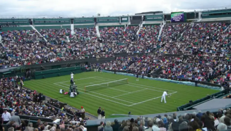 640px-Centre_Court-427x285