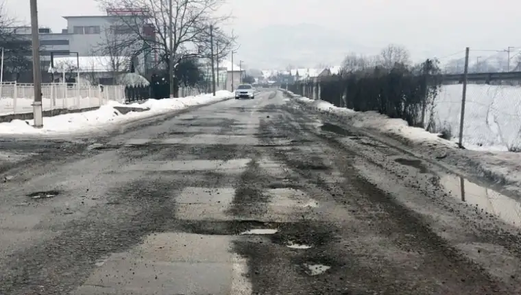 rupe na cesti