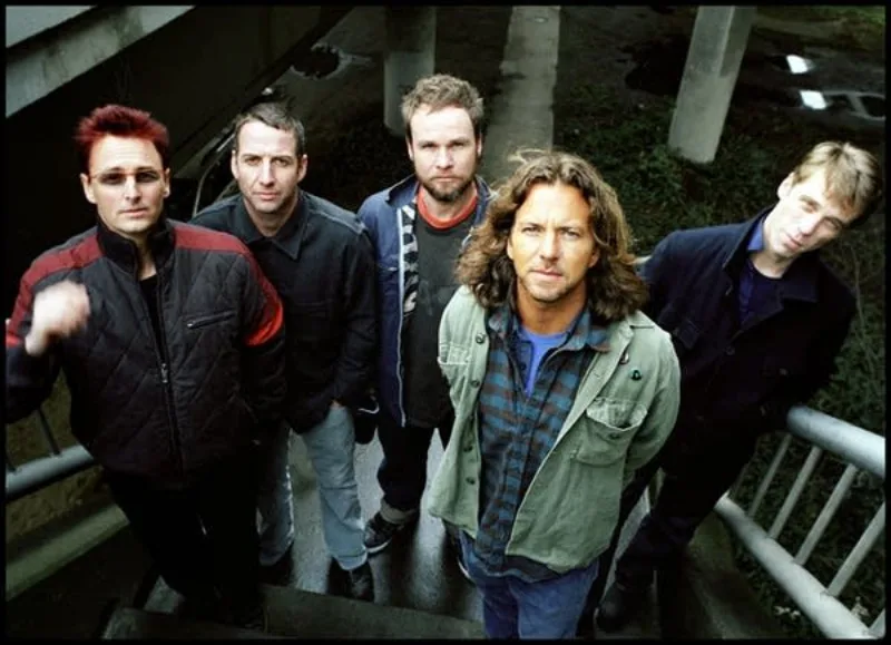 e54ce0-20111021-pearl-jam