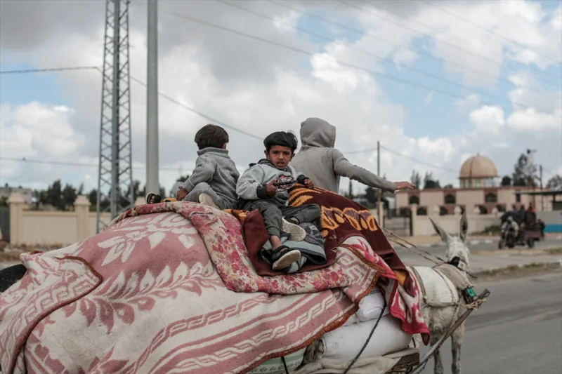 AA-20240506-34477157-34477153-PALESTINCI_NAPUSTAJU_ISTOCNE_DIJELOVE_RAFAHA_UOCI_MOGUCE_IZRAELSKE_INVAZIJE