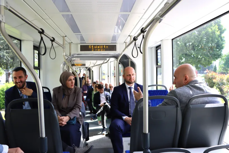 voznja tramvajem vlada fbih ks (2)