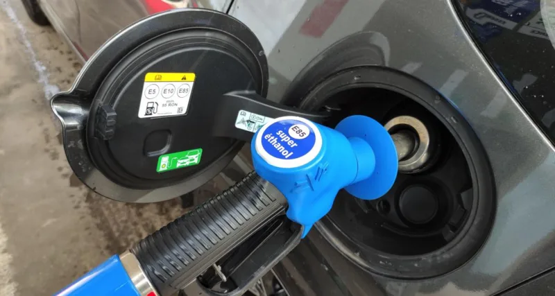 etanol automobil