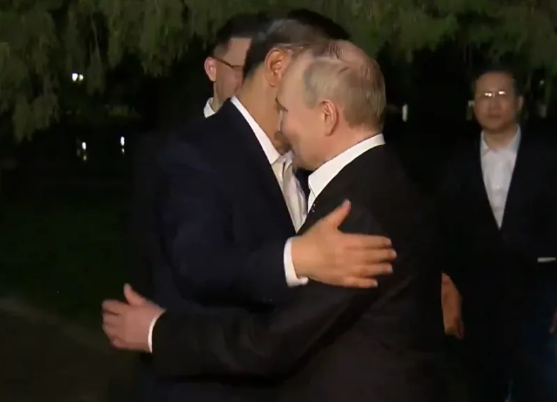 putin xi zagrljaj
