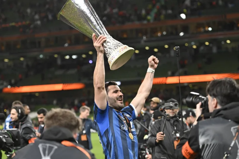 Sead KOLASINAC (AB) mit Pokal,Cup,Trophaee, Jubel,Freude,Begeisterung,Aktion, Fussball Europa League Finale 2024, Atalan