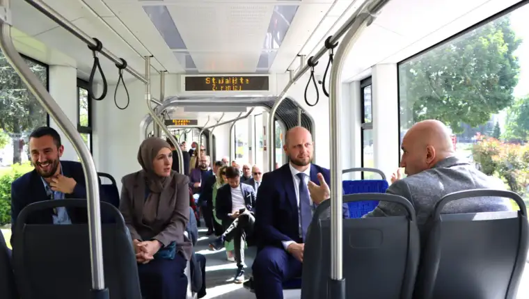 voznja tramvajem vlada fbih ks (2)