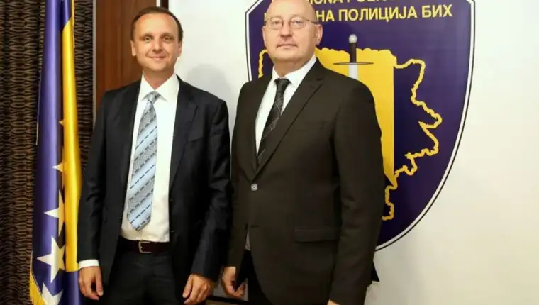 l_f76ffaaaca6294c342ca21df7cfbfab4