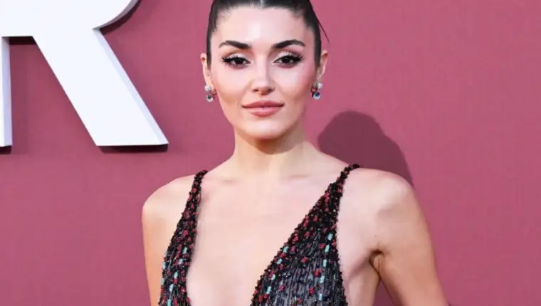 Hande Erçel 2