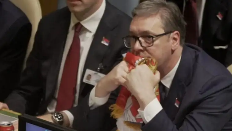 vucic zastava srbije un