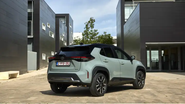 YarisCross1