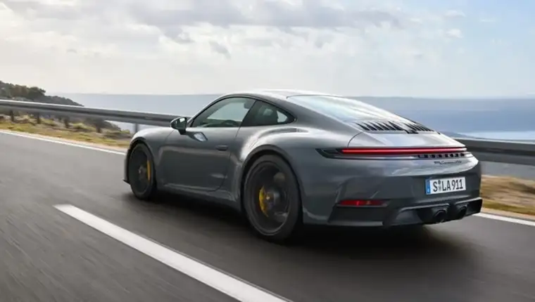 porsche -6658b68346437_944px