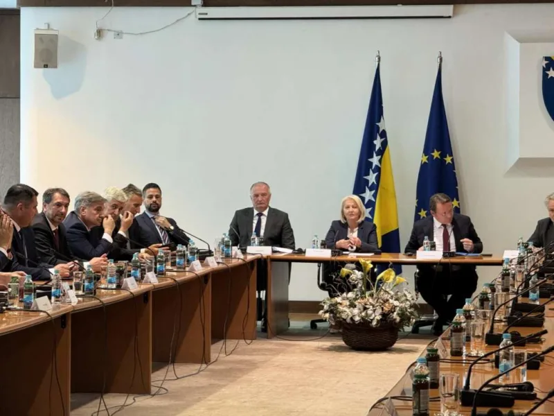 helez politicki forum