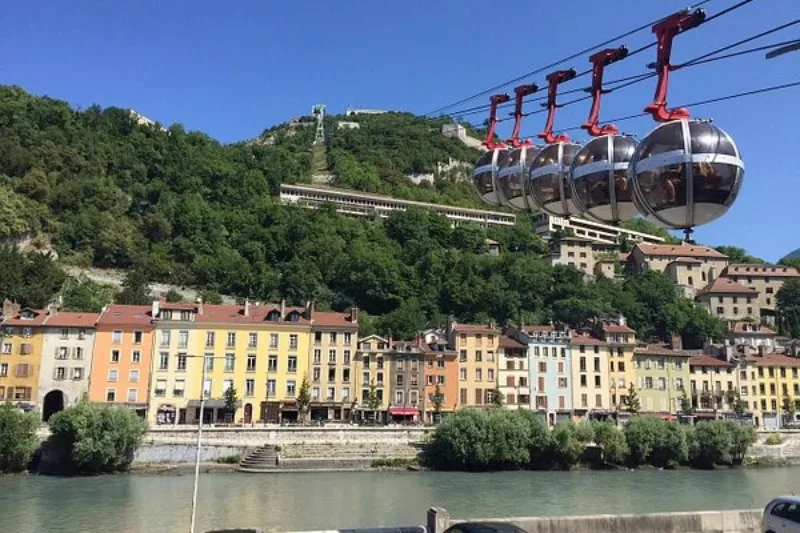 GRENOBLE FRANCUSKA
