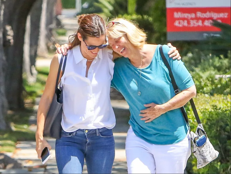 jennifer garner i majka bena afflecka.jpg