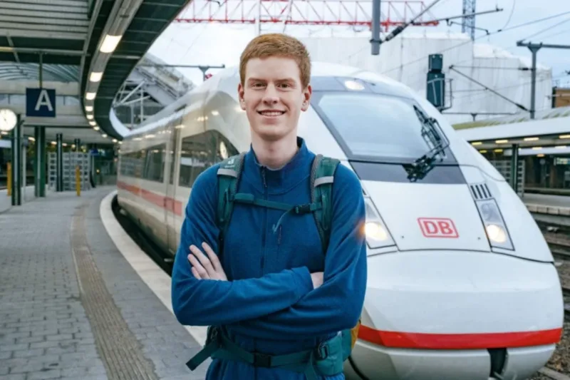 Meet-Lasse-Stolley-the-teenager-who-lives-on-a-train1
