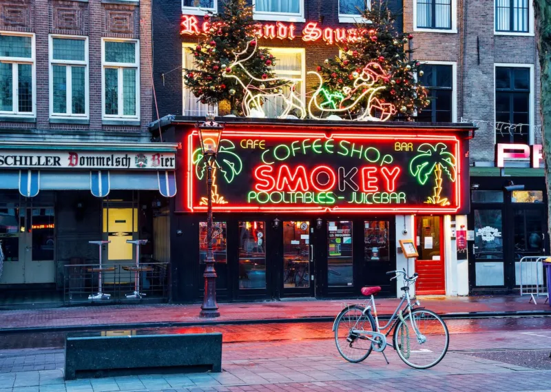 Amsterdam-coffeeshop-1200x853