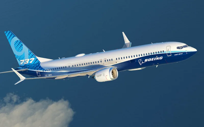 BOEING 737