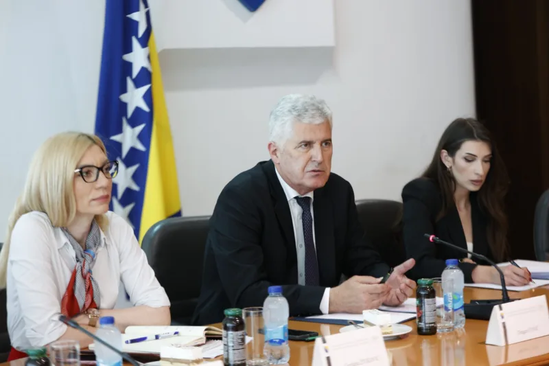 dragan covic kafa novinari s