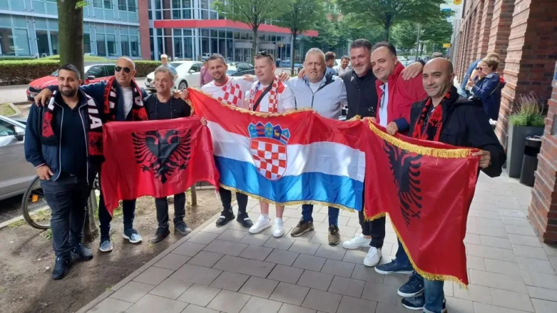 hrvatski-i-albanski-navijači