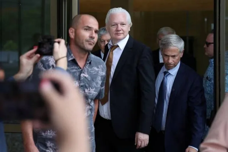 julian assange