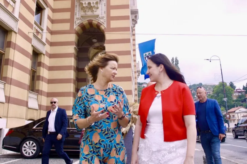 tanja fajon benjamina karic (2)