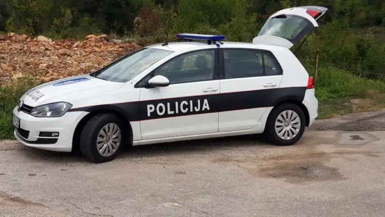 policija
