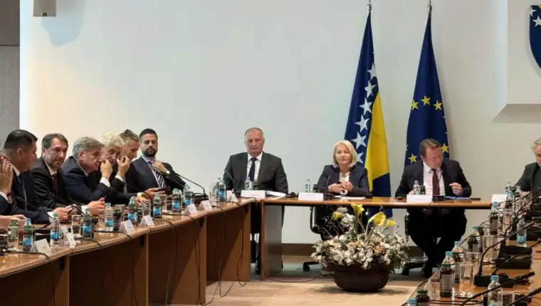 helez politicki forum