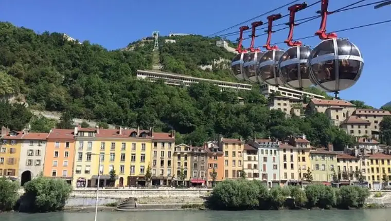 GRENOBLE FRANCUSKA