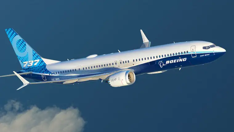 BOEING 737