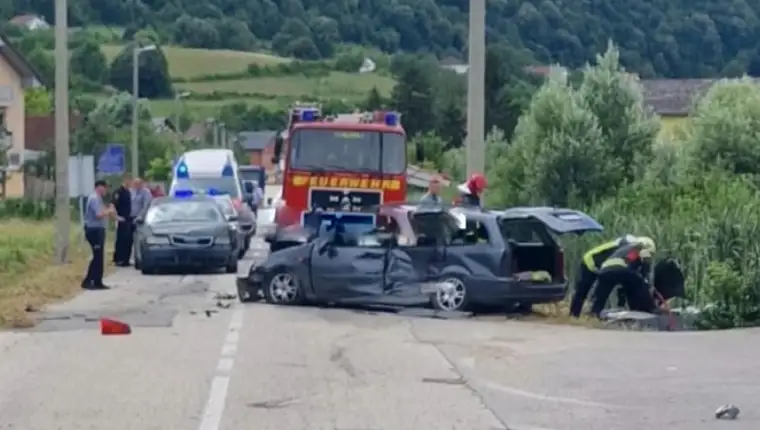 nesreca bihac udes