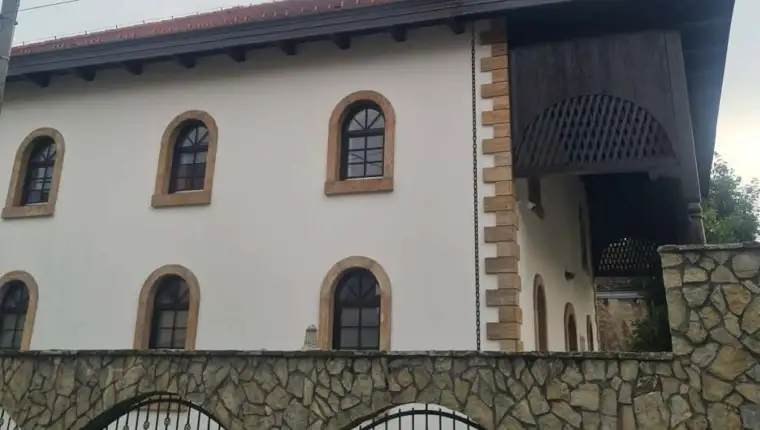 čaršijska džamija bosanska dubica.jpg